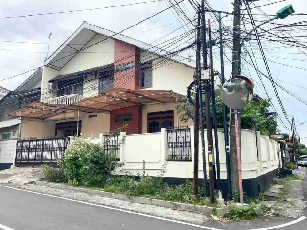 Rumah Hook LT 230 M² di Kavling DKI Pondok Kelapa