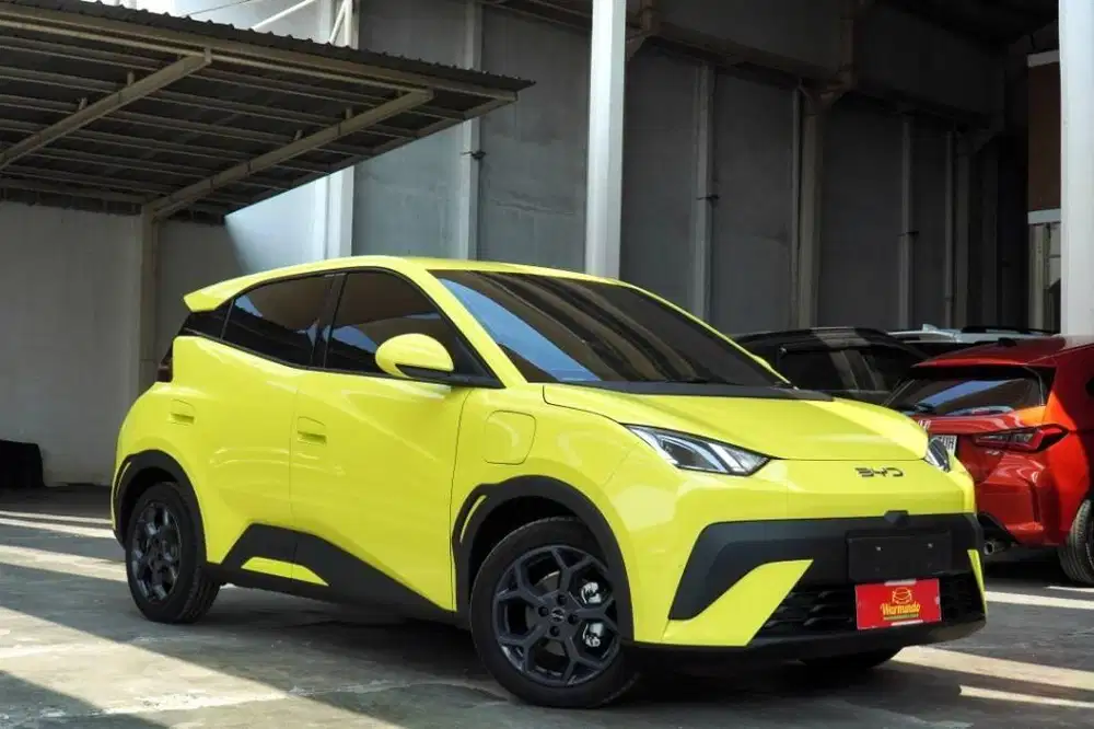 BYD ATTO 1 Dinamic EV tahun 2025 Kuning Lime Matic AT Listrik Low KM