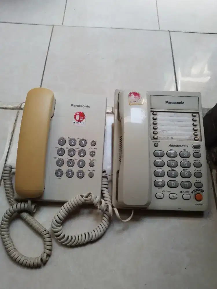 Pesawat telephone merk panasonic type kx-ts505mx n kx-t2373mxw.
