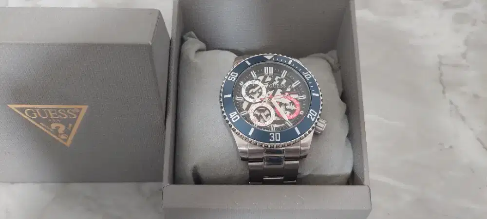 Jam tangan guess gw0488g1