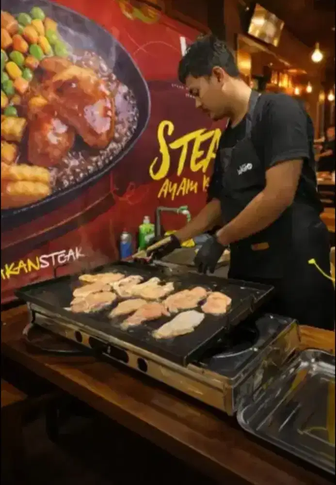 Karyawan/ti untuk jaga booth