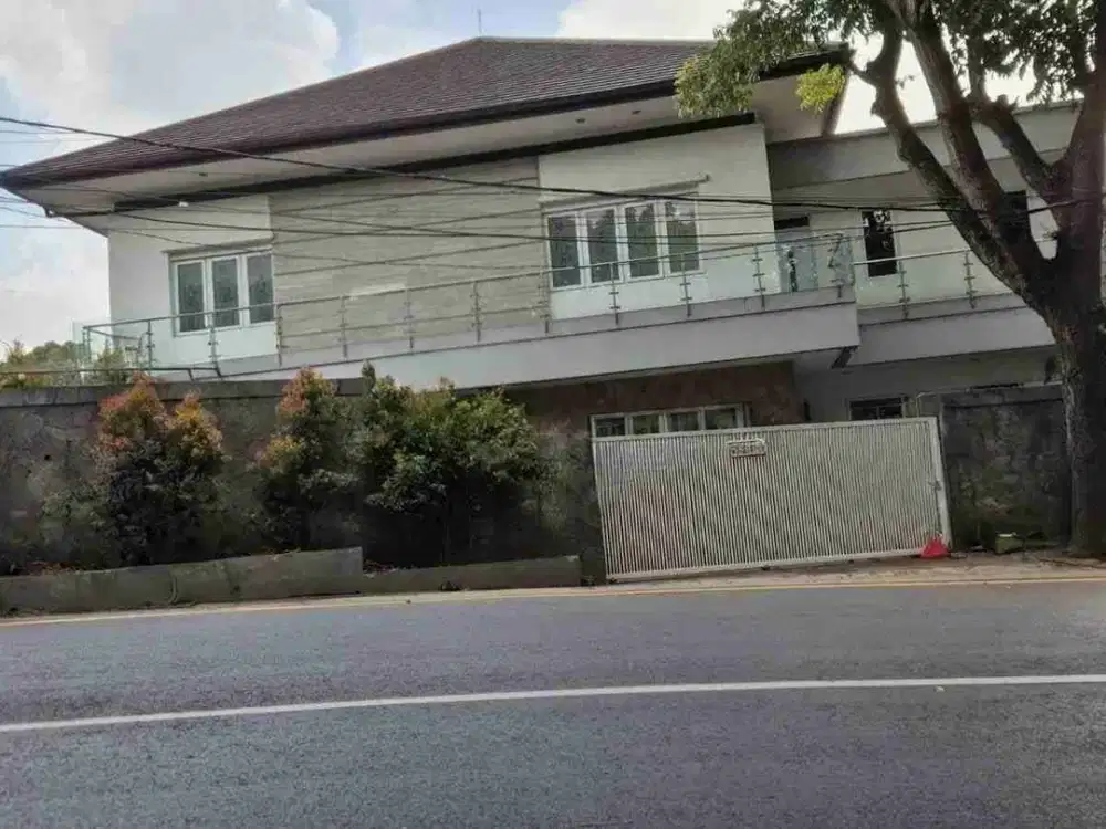 Dijual Rumah Mewah di Setiabudi Raya Lembang Semi Furnished