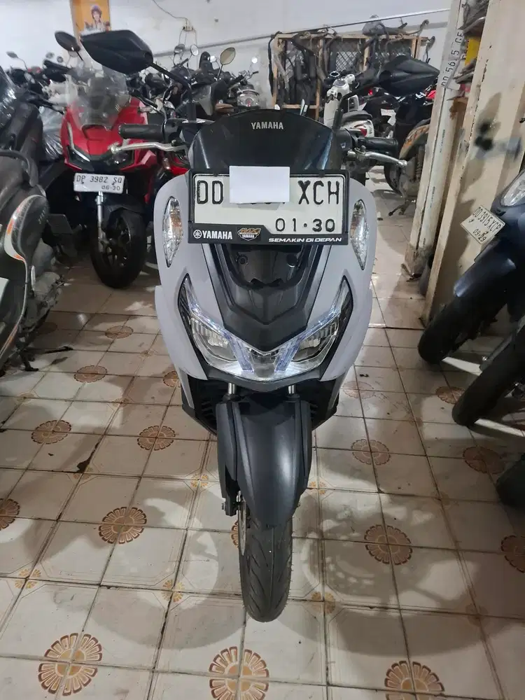 Yamaha Lexi 155cc 2024 Abu-abu