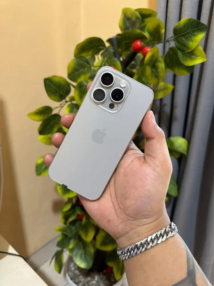 iphone 15 pro 256gb natural titanium