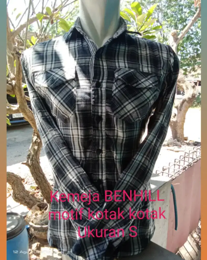 Kemeja lengan panjang