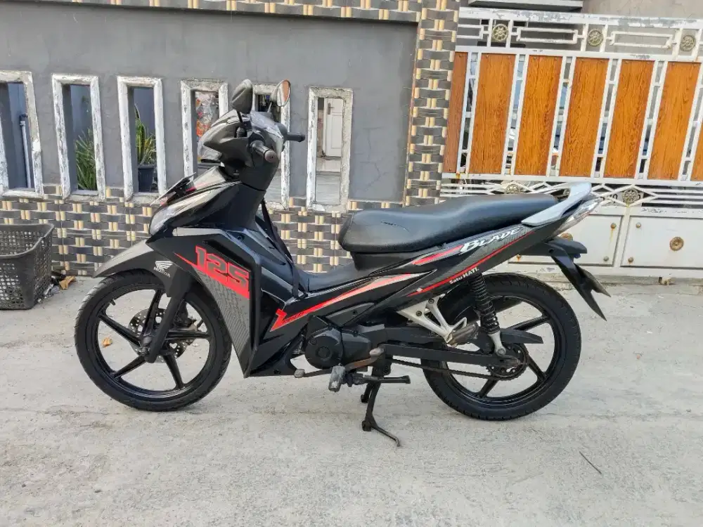 Honda Blade 125cc thn 2014 di Tangerang cadas