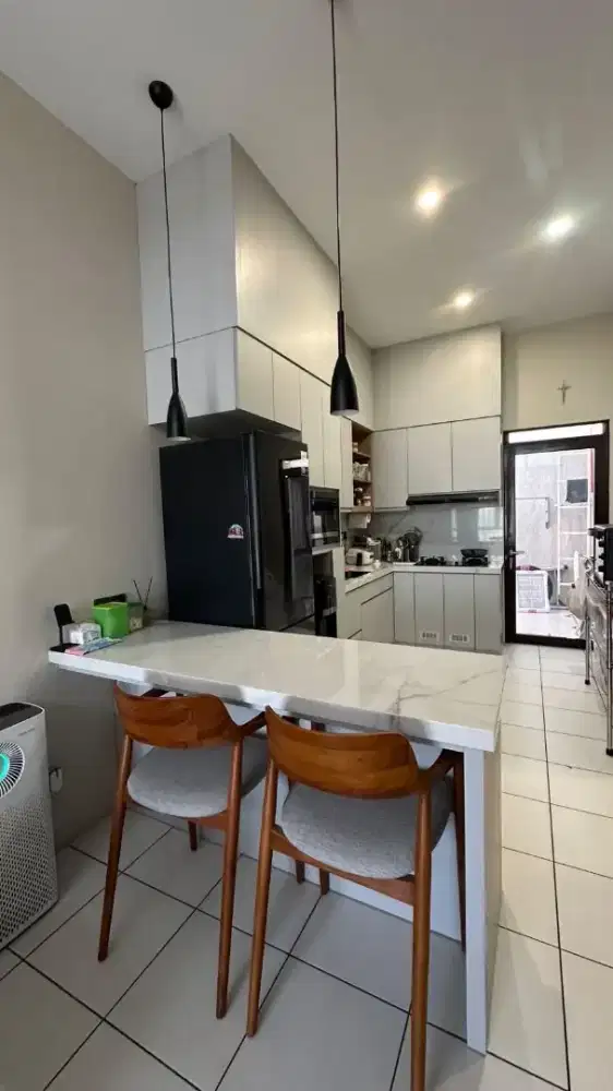 Dijual rumah cantik full furnish Kota Baru Parahyangan bandung