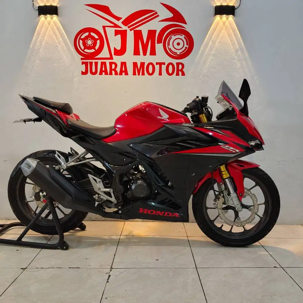 NEW CBR 150R 2023 LIKE NEW KM RENDAH DP MULAI 800 RB PROSES MUDAH