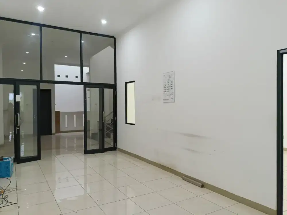 TERMURAH SEWA RUKO 2,5 LANTAI SEMI FURNISH SUKAJADI MAINROAD BANDUNG PARKIRAN LUAS