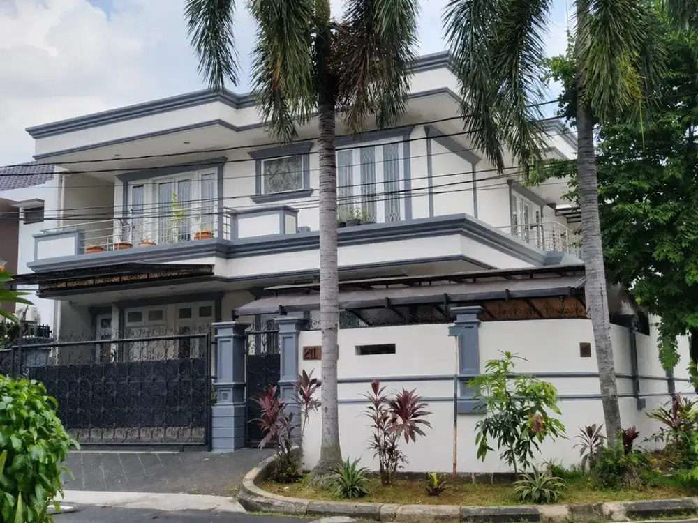 Dijual Rumah Mewah Lokasi Strategis di Pondok Pinang - Jakarta Selatan