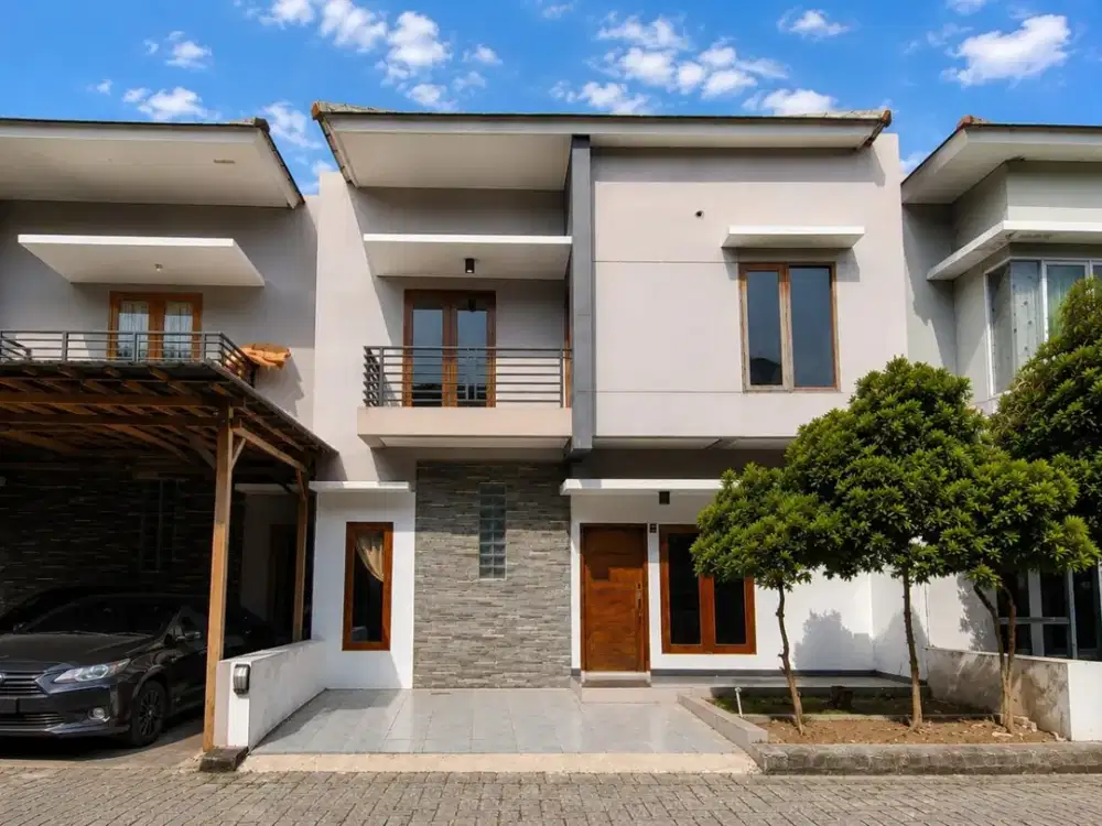 Dijual Rumah 2 Lantai Siap Huni Lokasi Strategis Di Solo Baru