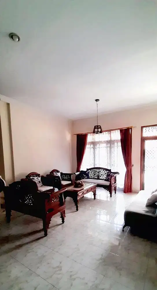 Dijual Kosan dan rumah Induk lokasi strategis