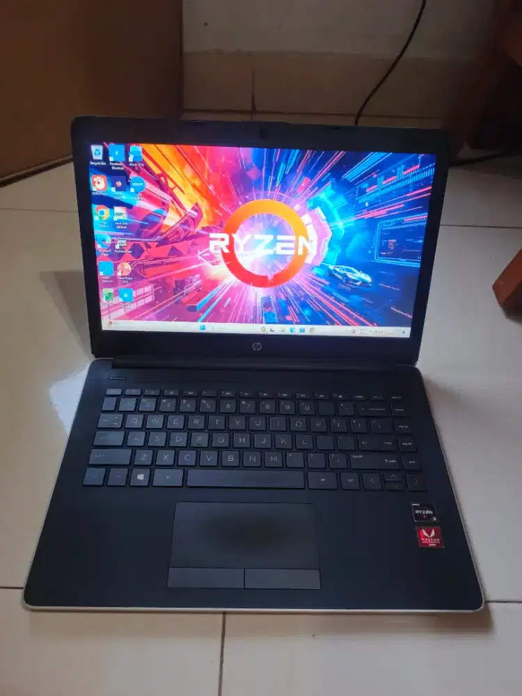 Laptop Hp Amd Ryzen 3 Ram 8gb ddr4 ssd 256gb windows 11 no mnus (Nego)