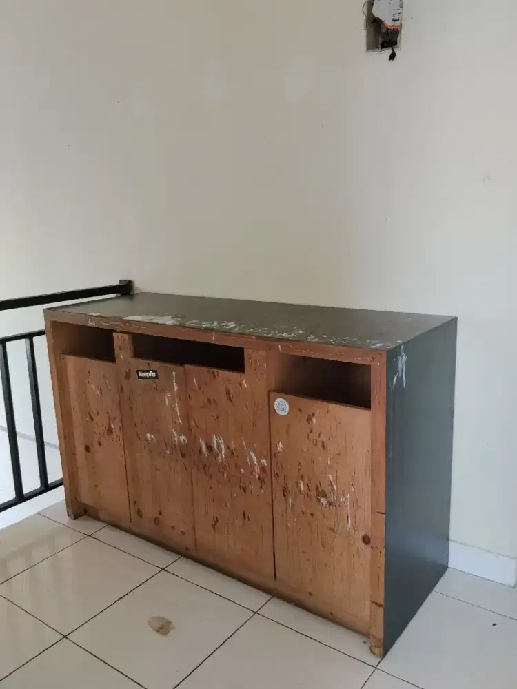 Meja tv multifungsi