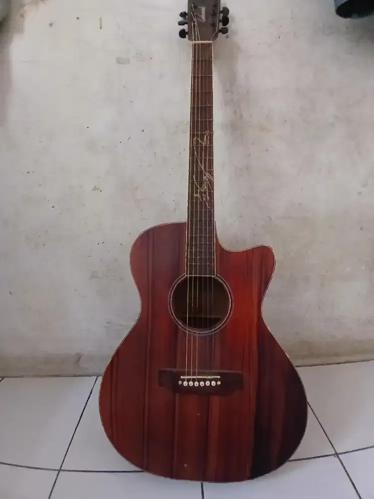 GITAR AKUSTIK LAKEWOOD