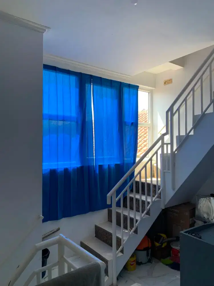 RUMAH 4 LANTAI + ROOFTOP