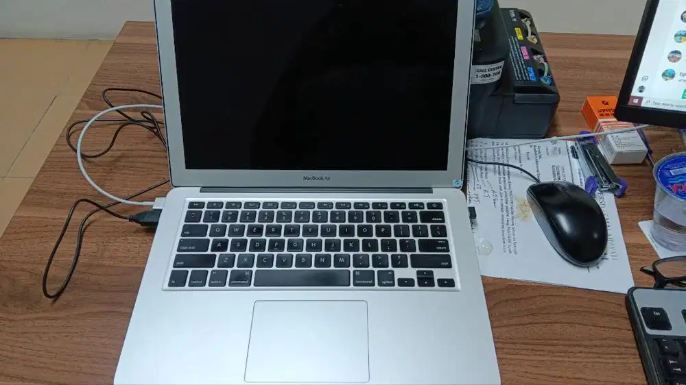 Macbook Air ( 13 inchi 2017 )