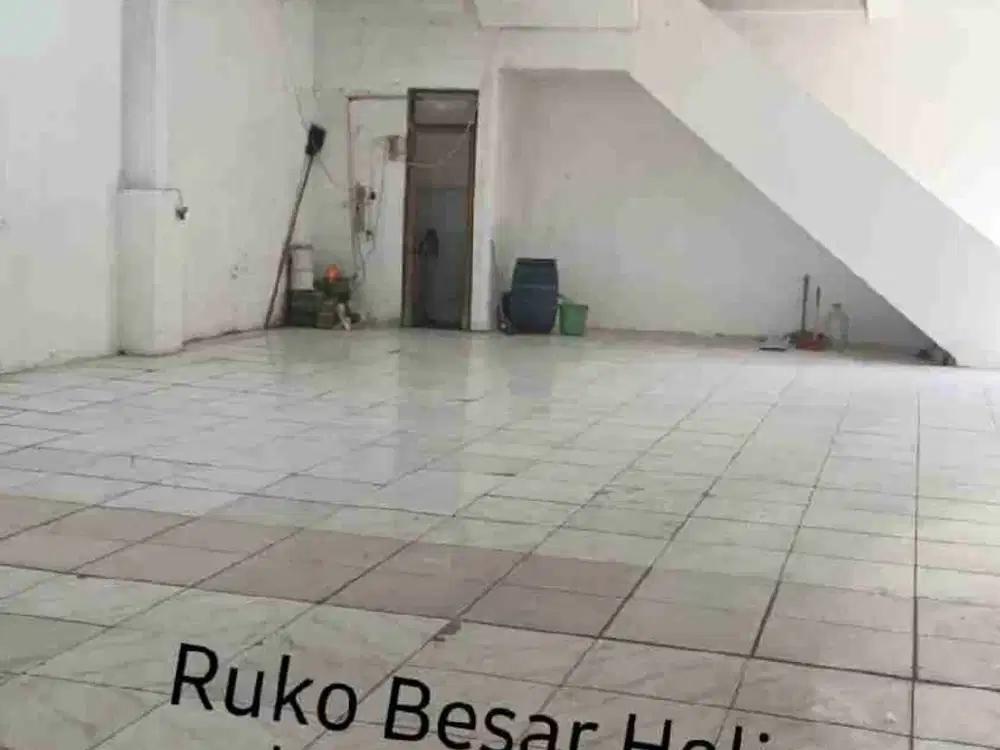 Ruko Besar Holis