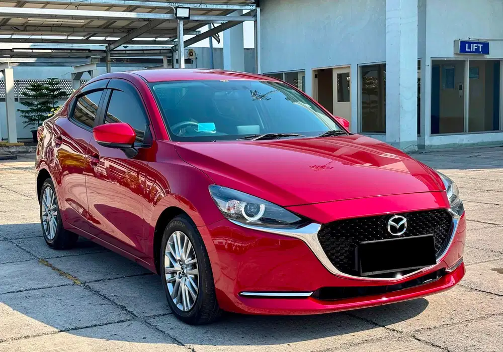 [LOW KM 10.000] MAZDA 2 SEDAN 2023 MERAH ISTIMEWA TT 2022 RED