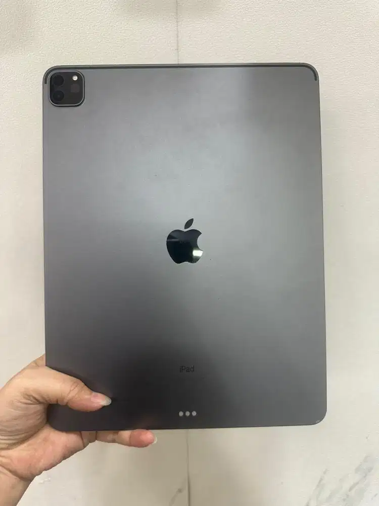Ipad Pro M1 12.9 Inch 128GB Wifi Only + Magic Keyboard goojodoq