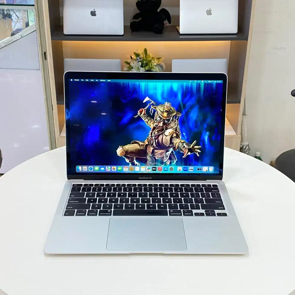 MacBook Air 2020 i3 8/256GB