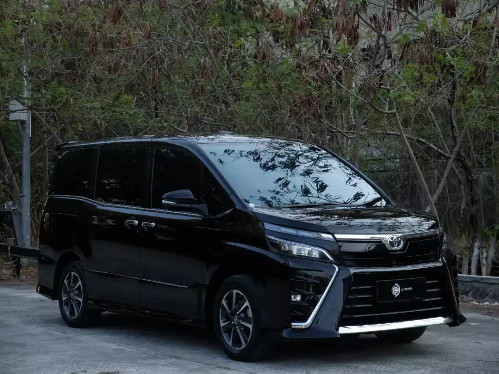 Toyota Voxy 2.0 AT 2021 2022