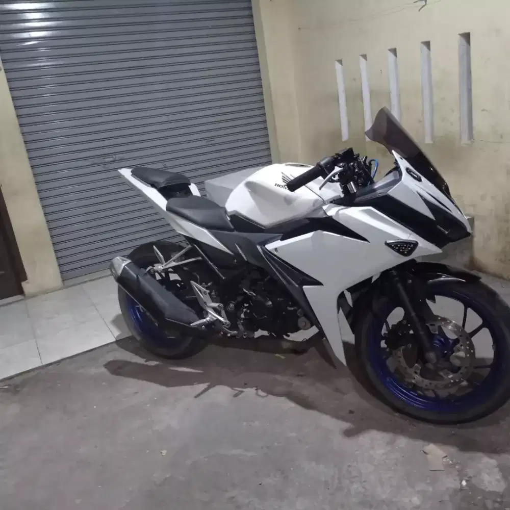 CBR facelift ss kumplit pajak isi stater jalan mesin adem orisinil