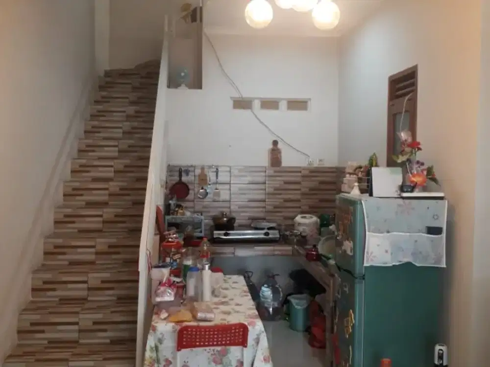 Dijual rumah 2.5 lantai di Kota Bali Residence
