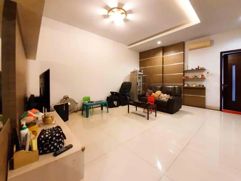 dijual villa jl kunyit medan