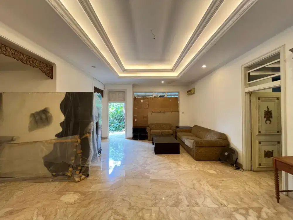 LXMMT 002 Dijual / For Sale Rumah Asri Di Area Elit Pondok Indah Jakarta Selatan