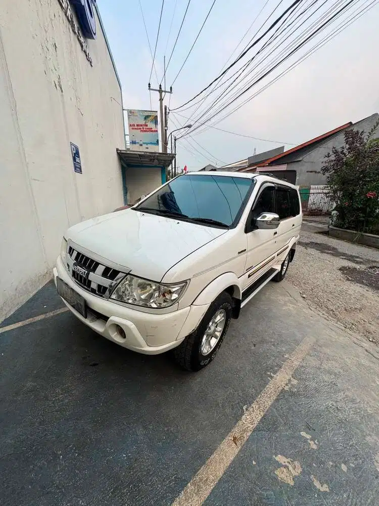 Isuzu Grand touring 2013 Diesel