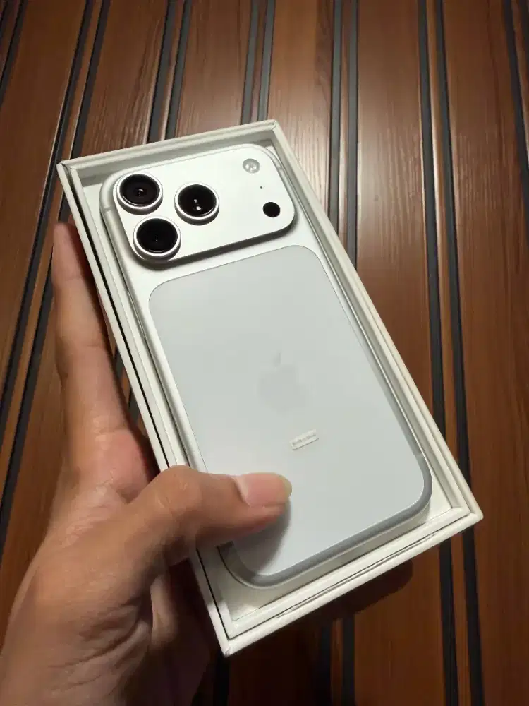 iPhone 17 pro silver 512gb iBox