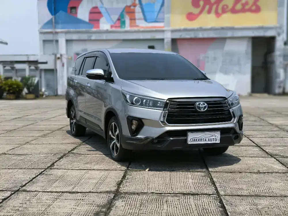 [KM 30RB] INNOVA 2020 VENTURER DIESEL MATIC BERGANRASI KM ASLI 2021