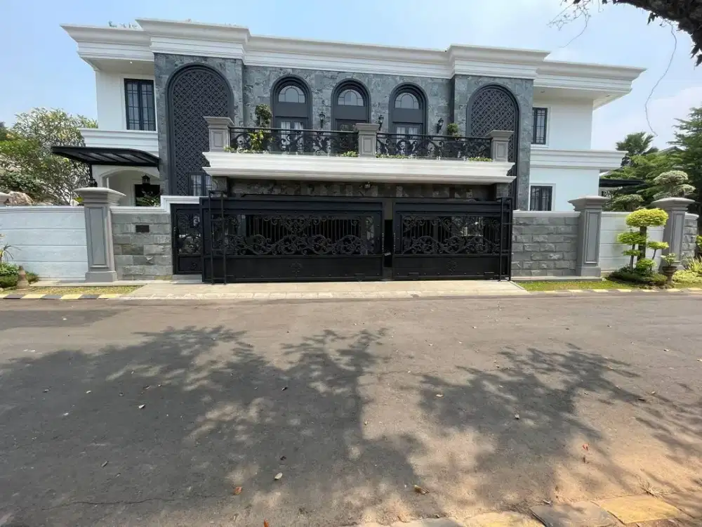 Di Jual Rumah Strategis  Mewah private pool . Citra Gran Cibubur