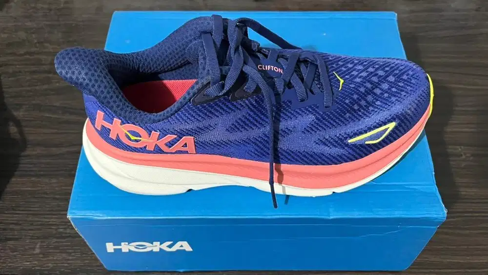 Hoka Women’s Clifton 9 — Evening Sky/Coral Size 38 2/3