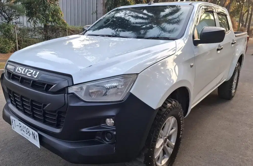 Isuzu dmax tahun 2023