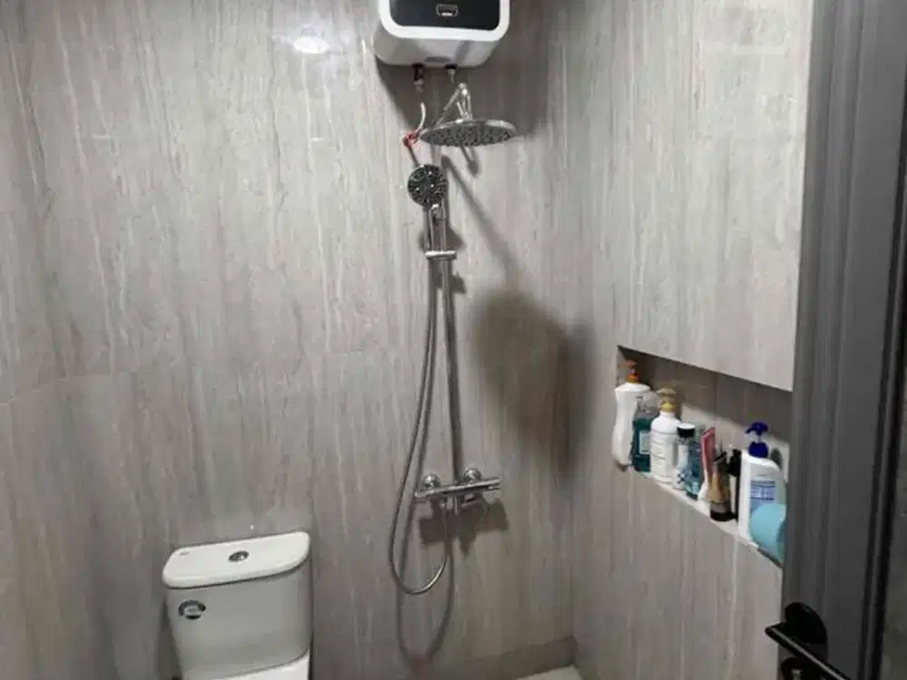 DIJUAL CEPAT RUMAH GOLDEN PALM TERENOVASI 2 LANTAI JAKARTA BARAT
