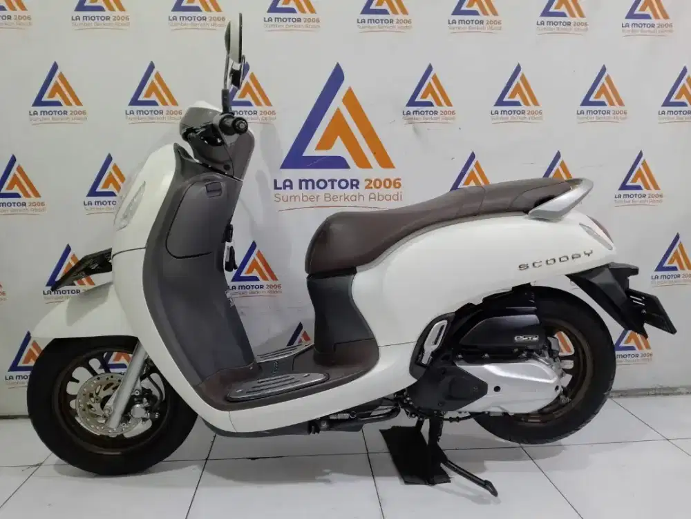 MULAI DP 900RB SCOOPY PRESTIGE 2024 GRESS (SPAYLATER/CC 0%/KREDIVO