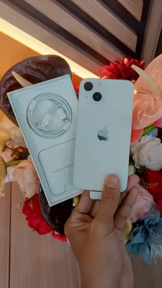 iPhone 13 Second resmi