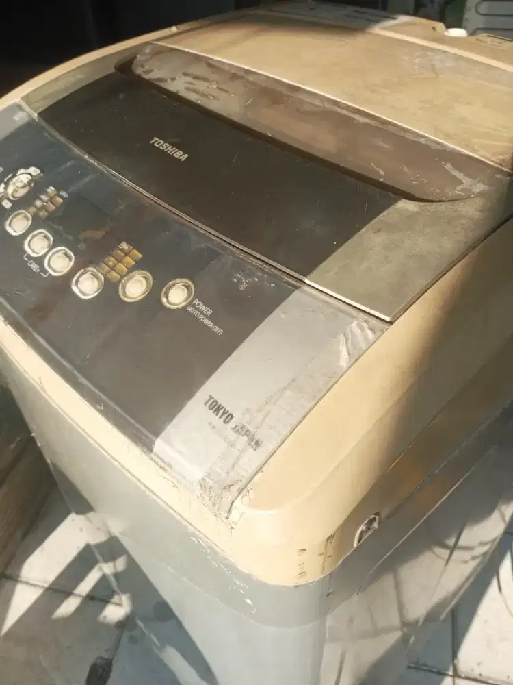 Mesin cuci otomatis satu tabung Toshiba