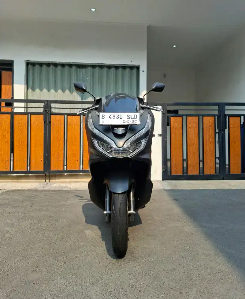 Honda PCX 150 CBS ISS Keyless MULUSSS (Surat Lengkap)