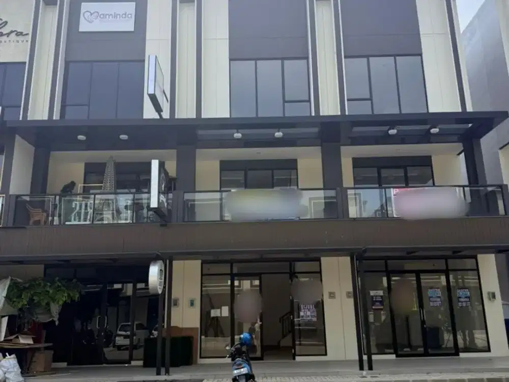 RUKO BARU SORRENTO GRANDE WEST Hadap Barat Daya 3 Lantai