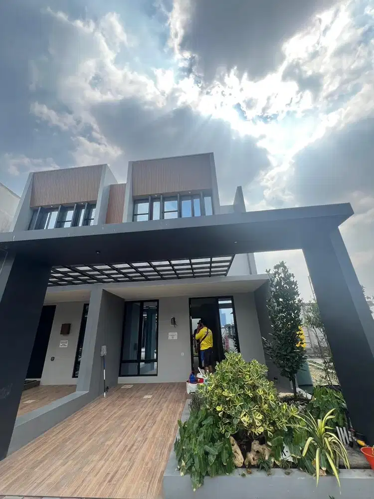 Disewakan rumah baru semi furnish darmo graha residence