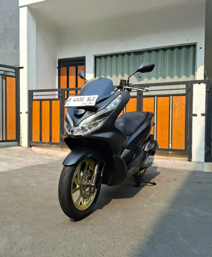 Honda PCX 150 CBS ISS Keyless MULUSSS (Surat Lengkap)