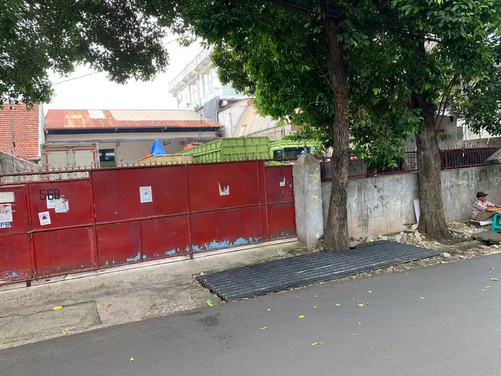 Dijual Tanah Beserta Gudang Di Daerah Kebayoran Lama/ Kebayoran Baru