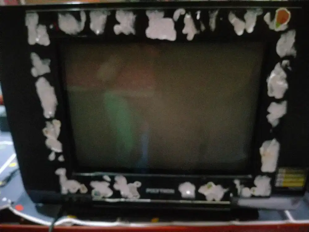 Jual tv Polytron 14' komplit stb antena .termos 10liter..lampu nyamuk