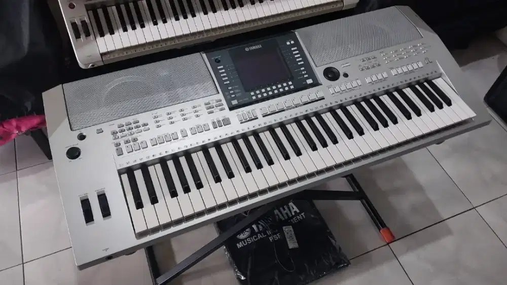 Keyboard yamaha PSR S710