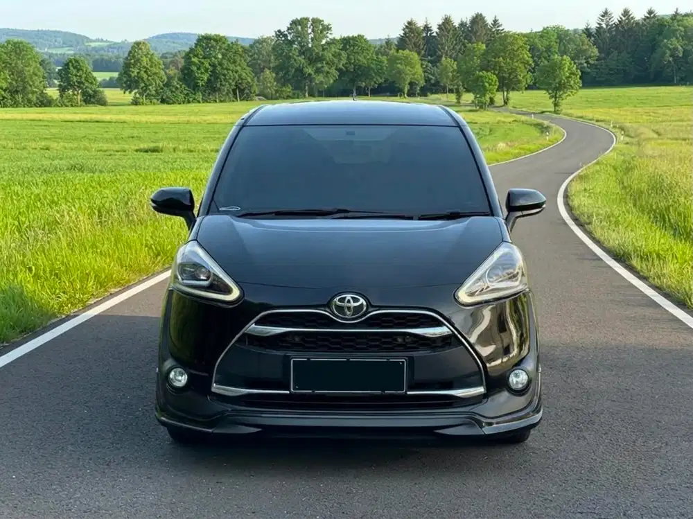 Toyota Sienta 1.5 Q AT ada barcode
Nopol : L Tahun : 2016