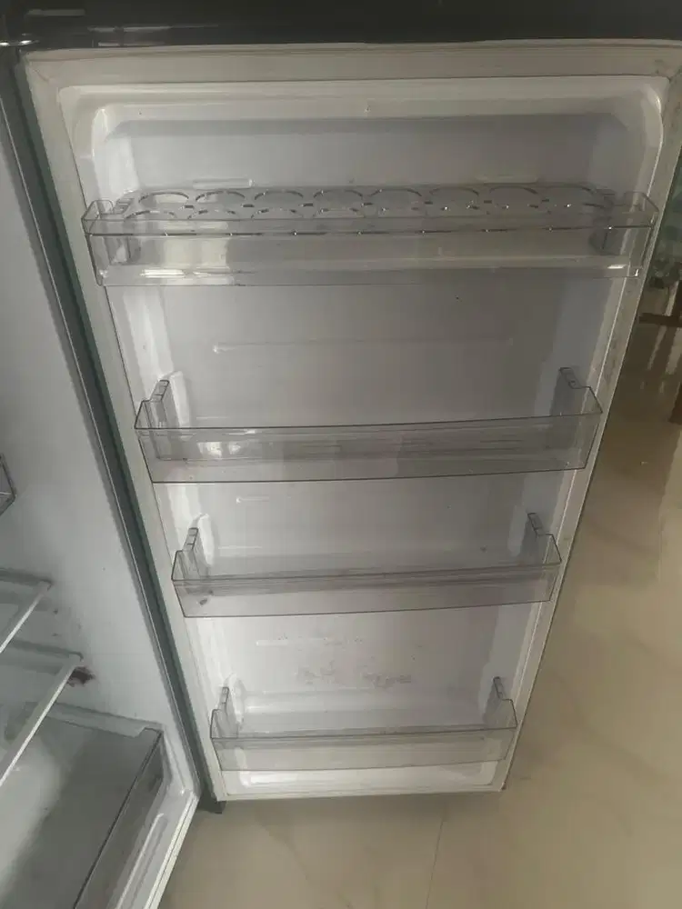 dijual cepat kulkas AQUA