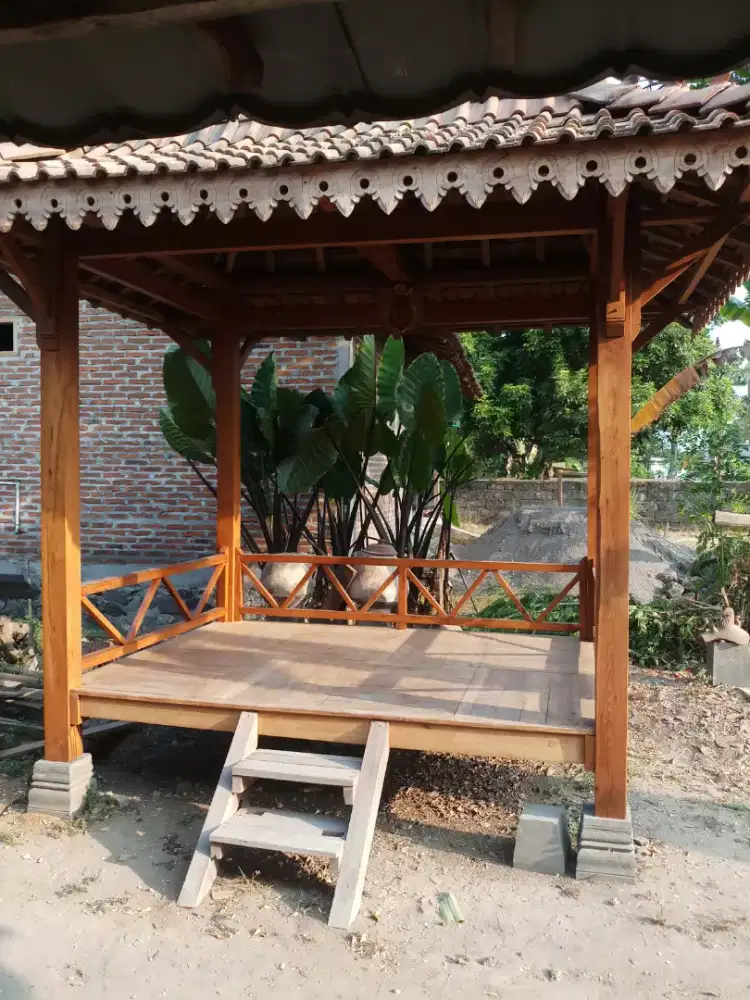 Gazebo kayu jati tua ato lawas